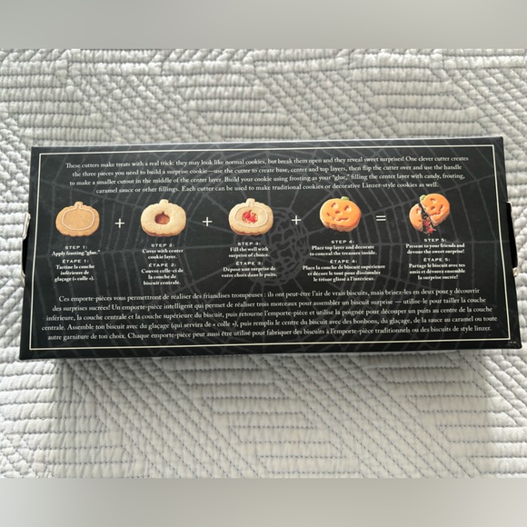 Williams-Sonoma Halloween 3-IN-1 Surprise Cookie Cutters - Picture 4 of 4